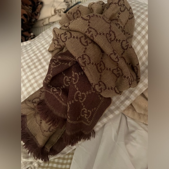 Gucci Brown and Tan Scarf - Picture 1 of 8
